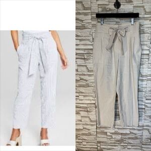 Ann Taylor Gray Striped Cropped Pants